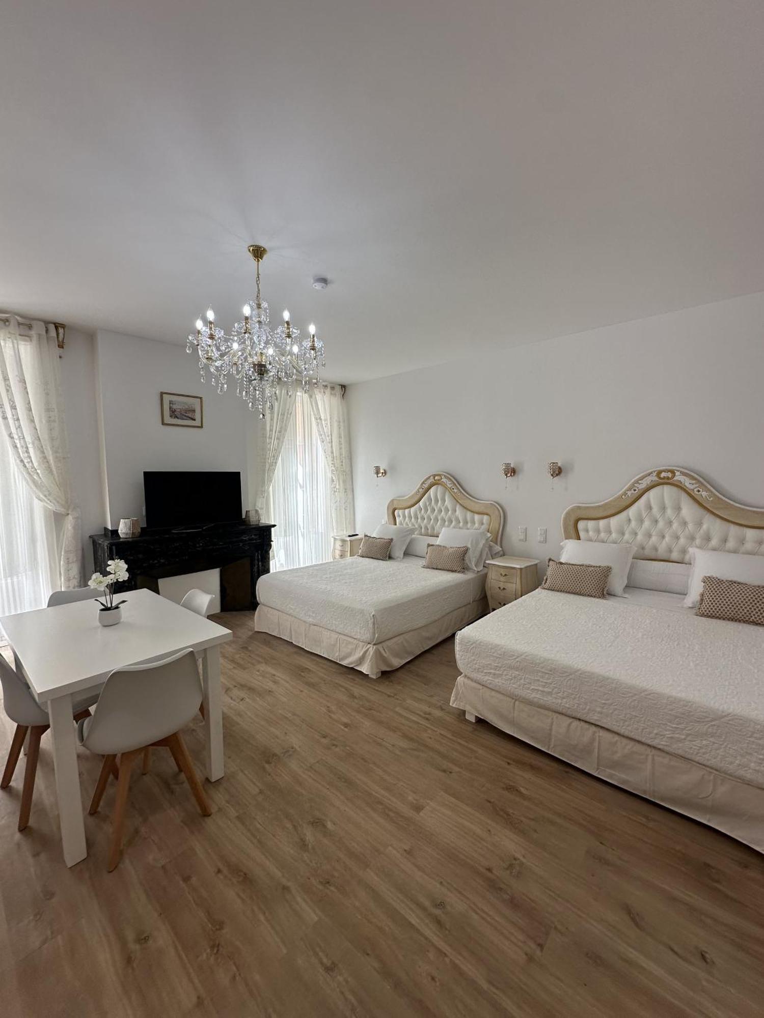 Studio Familial Du Cloitre Нарбонна Экстерьер фото